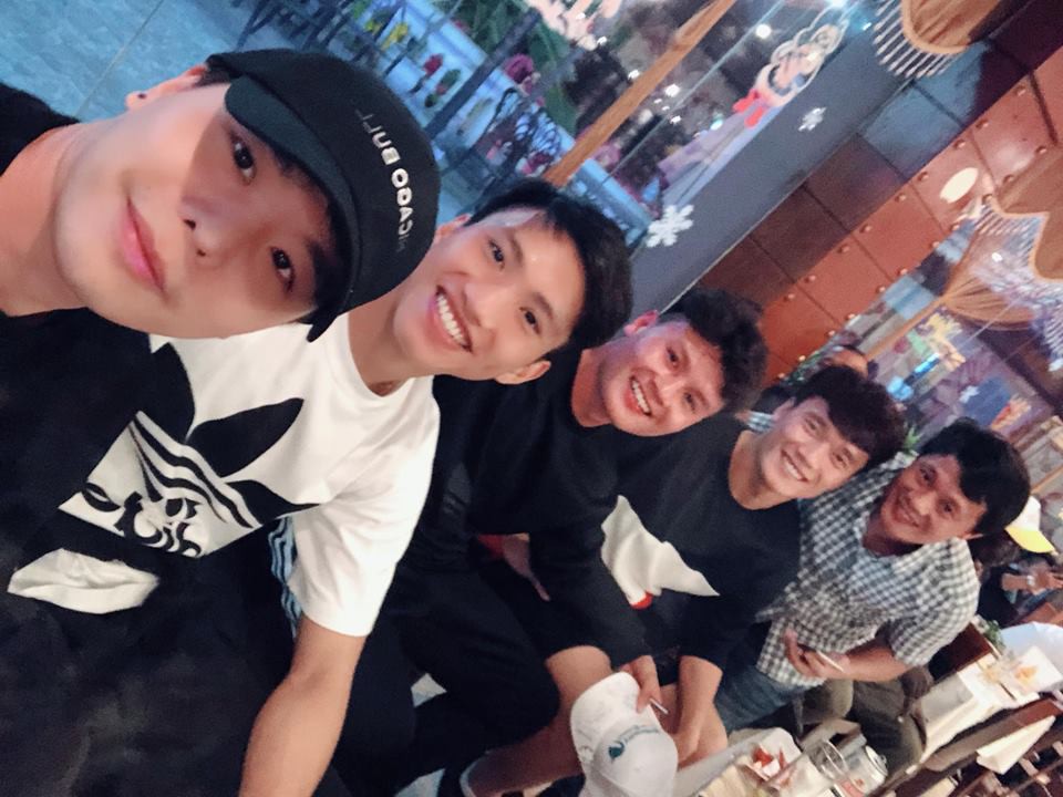 Trịnh Thăng Bình thăm lại đội bóng cũ toàn những chân sút đang hot nhất trên sân cỏ - Ảnh 2. Trịnh Thăng Bình thăm lại đội bóng cũ toàn những chân sút đang hot nhất trên sân cỏ - Ảnh 2.