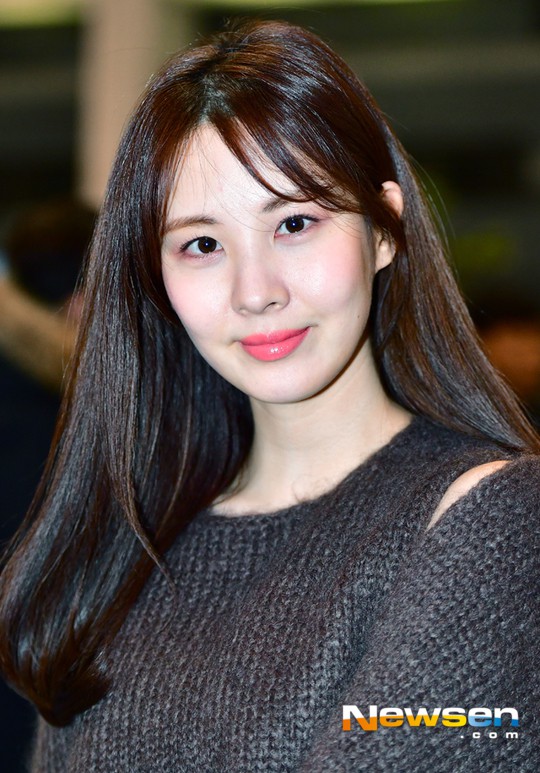 Cùng tăng cân khi xuất hiện tại sân bay: Krystal bị chê vừa thô vừa xuống sắc, Seohyun được khen xinh rạng rỡ - Ảnh 13.