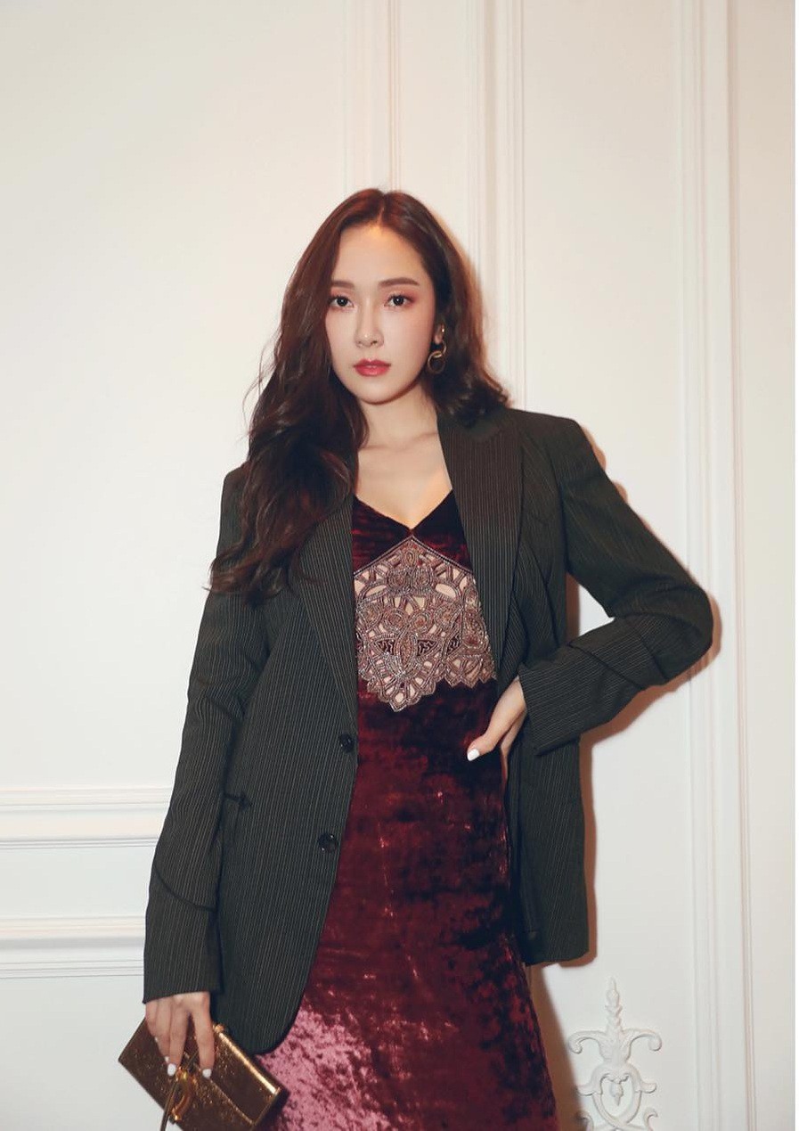 Chớ dại tin vào ảnh của sao: ảnh Jessica tự đăng thì chân dài miên man, vào tay báo quốc tế lại quá khác - Ảnh 1. Chớ dại tin vào ảnh của sao: ảnh Jessica tự đăng thì chân dài miên man, vào tay báo quốc tế lại quá khác - Ảnh 1.