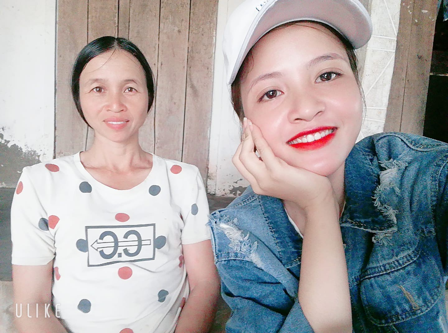 Đăng ảnh khoe mùng 6 Tết đi cấy giúp mẹ, cô gái không ngờ mình lại bị dân mạng ném đá - Ảnh 4. Đăng ảnh khoe mùng 6 Tết đi cấy giúp mẹ, cô gái không ngờ mình lại bị dân mạng ném đá - Ảnh 4.