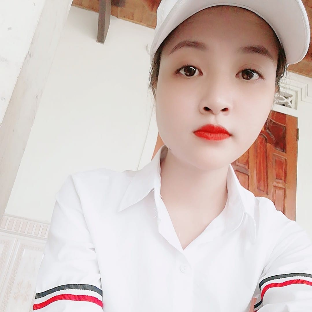 Đăng ảnh khoe mùng 6 Tết đi cấy giúp mẹ, cô gái không ngờ mình lại bị dân mạng ném đá - Ảnh 3. Đăng ảnh khoe mùng 6 Tết đi cấy giúp mẹ, cô gái không ngờ mình lại bị dân mạng ném đá - Ảnh 3.