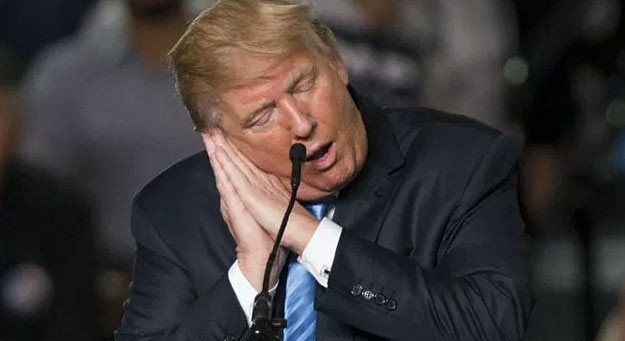 Một ngày làm việc của Tổng thống Trump: Ngủ 3-4 tiếng/đêm, thường không ăn sáng - Ảnh 3.