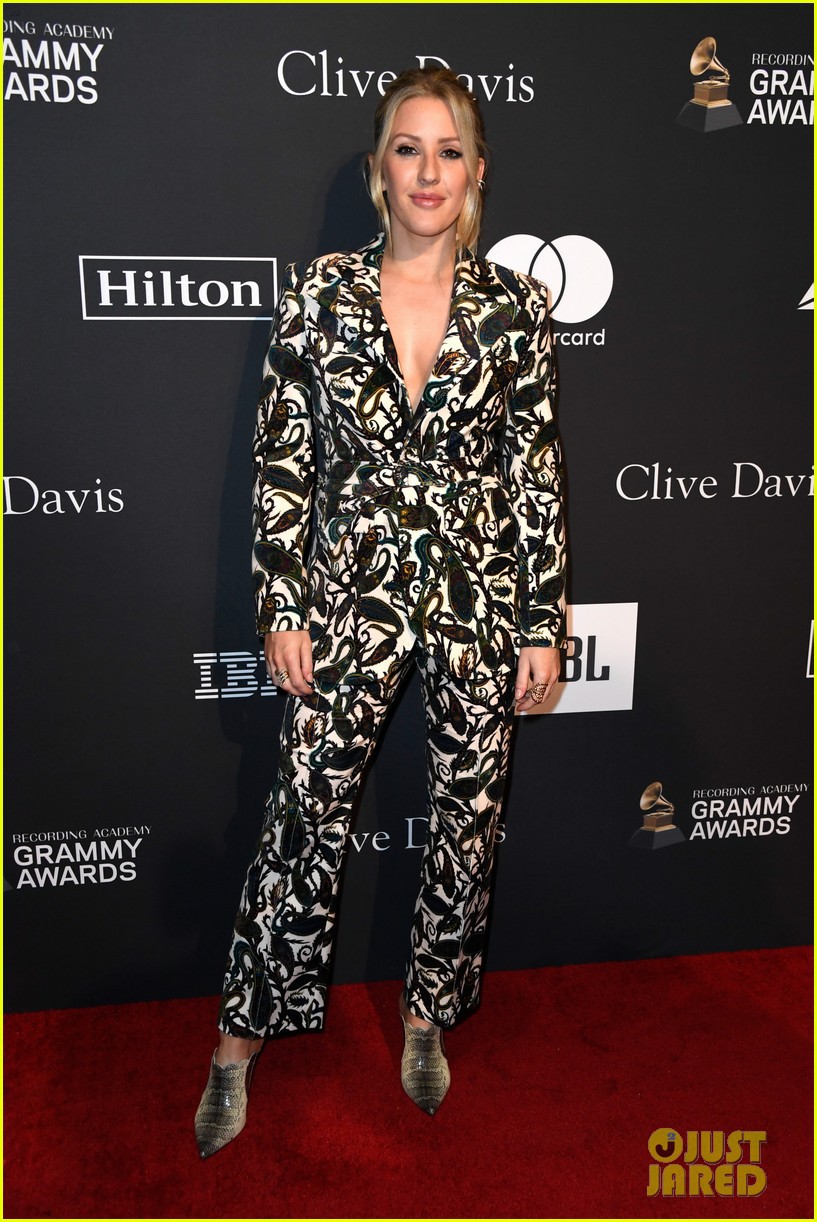 Tiệc tiền Grammy 2019: Kylie Jenner đẹp đến nao lòng, đọ sắc cùng người bố chuyển giới và dàn sao hot - Ảnh 9. Tiệc tiền Grammy 2019: Kylie Jenner đẹp đến nao lòng, đọ sắc cùng người bố chuyển giới và dàn sao hot - Ảnh 9.