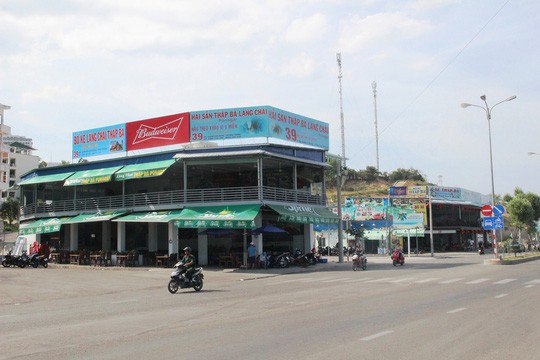 Khổ qua xào giá 250.000 đồng/dĩa tiếp tục gây bão ở Nha Trang - Ảnh 2.