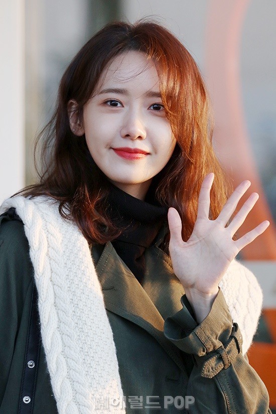 Mấy ai bì được đẳng cấp của nữ thần Yoona: Đẹp xuất thần đến mức biến loạt ảnh phóng viên chụp thành bìa tạp chí - Ảnh 8.