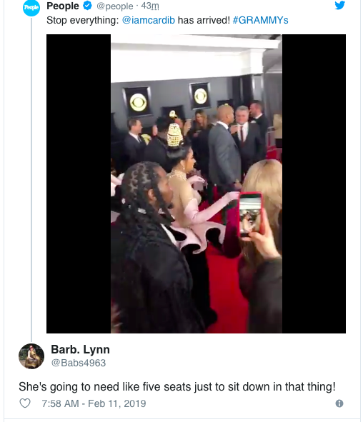 Cosplay nữ thần ngọc trai tại Grammy, Cardi B làm fan thắc mắc: Đây là trái chuối bóc vỏ hay phù thủy bạch tuộc? - Ảnh 6.