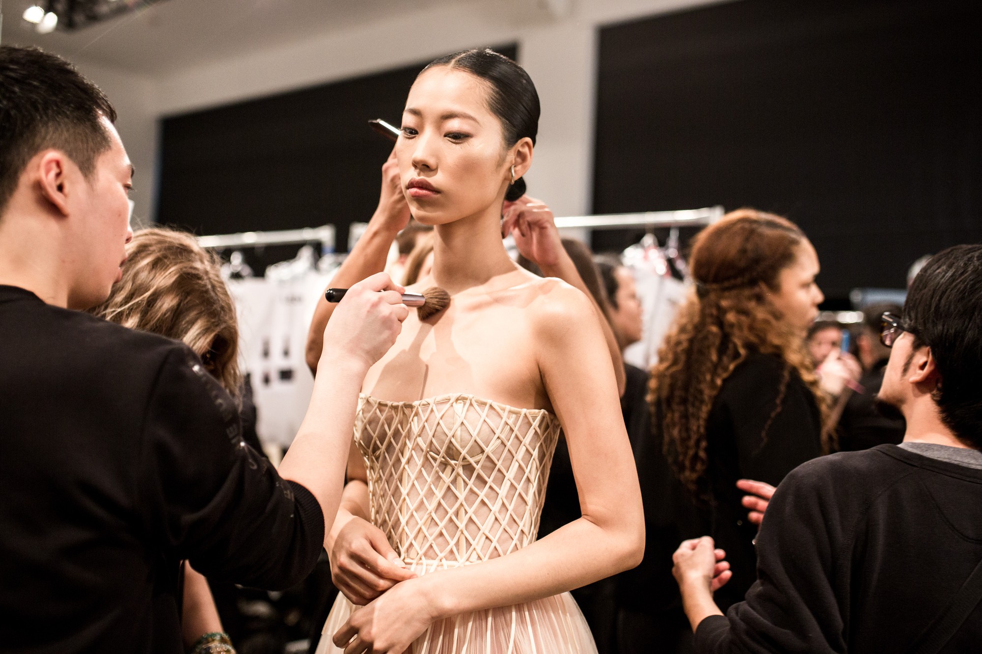cong-tri-backstage-by-tonya-matyu--tribunalova-4-15499428153091132139007.jpg