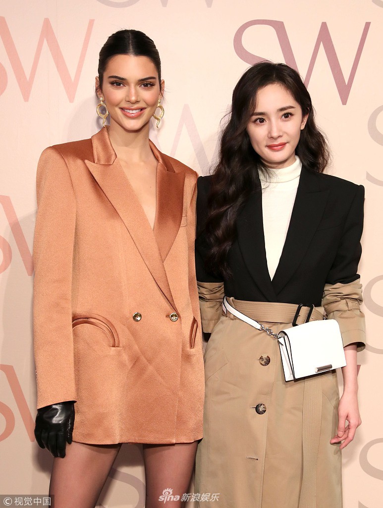 Khoảnh khắc Dương Mịch - Kendall Jenner chung 1 khung hình: Đẳng cấp 2 mỹ nhân hàng đầu không ai chịu kém ai! - Ảnh 6. Khoảnh khắc Dương Mịch - Kendall Jenner chung 1 khung hình: Đẳng cấp 2 mỹ nhân hàng đầu không ai chịu kém ai! - Ảnh 6.