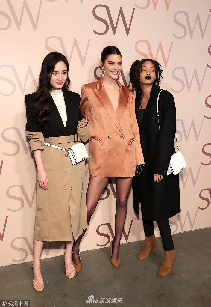 Khoảnh khắc Dương Mịch - Kendall Jenner chung 1 khung hình: Đẳng cấp 2 mỹ nhân hàng đầu không ai chịu kém ai! - Ảnh 8. Khoảnh khắc Dương Mịch - Kendall Jenner chung 1 khung hình: Đẳng cấp 2 mỹ nhân hàng đầu không ai chịu kém ai! - Ảnh 8.