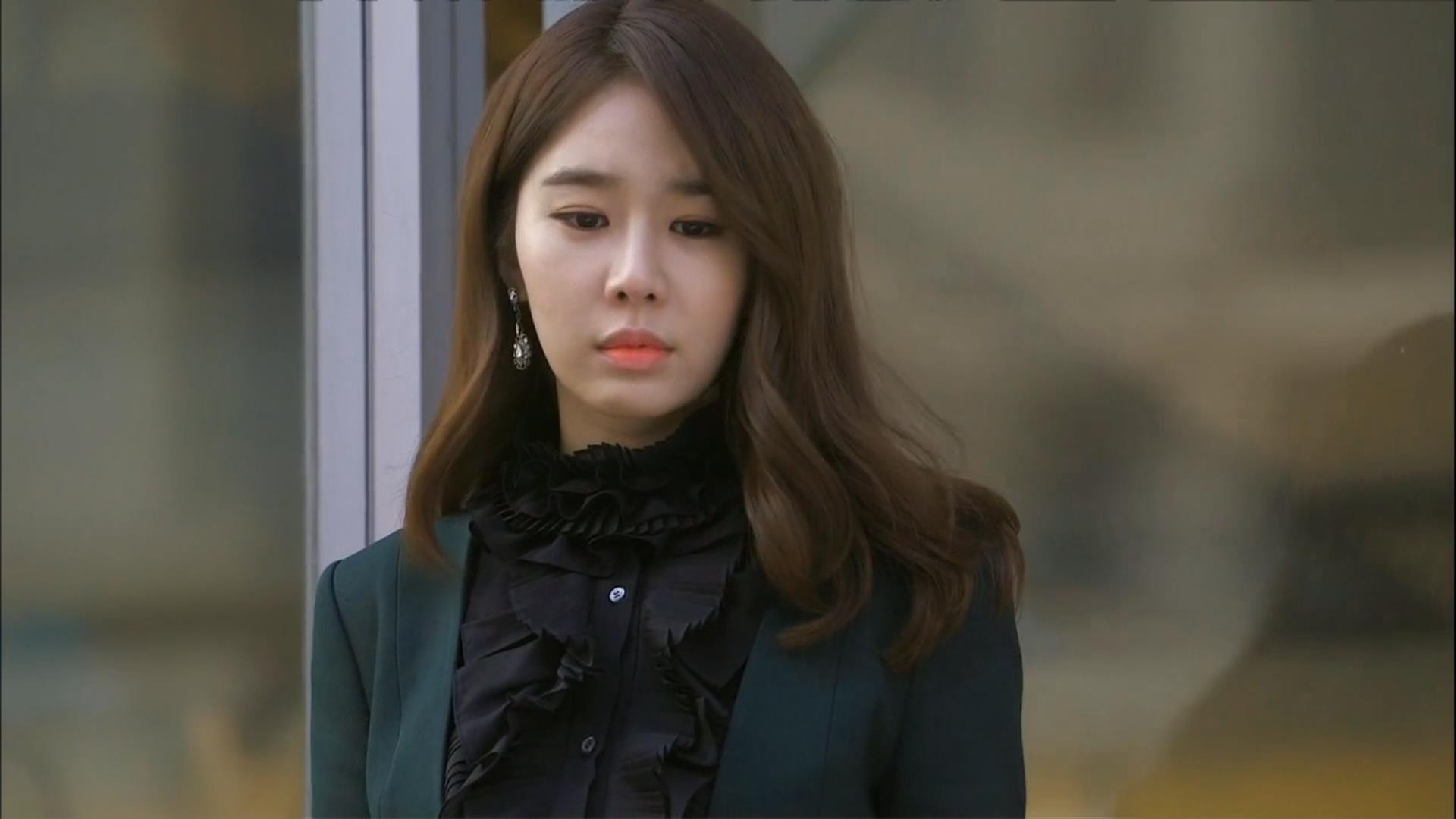 Với Chạm Vào Tim Em, liệu Yoo In Na có xóa được “dớp” chỉ nổi tiếng khi đóng vai phụ? - Ảnh 3. Với Chạm Vào Tim Em, liệu Yoo In Na có xóa được “dớp” chỉ nổi tiếng khi đóng vai phụ? - Ảnh 3.