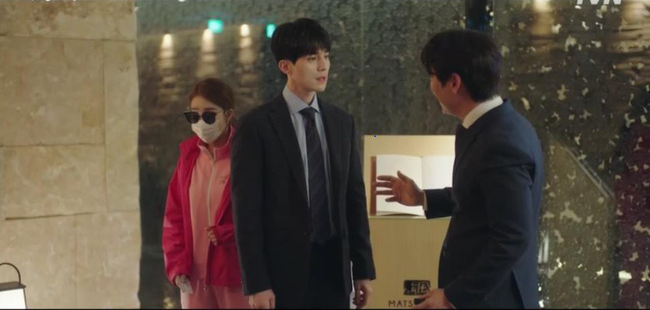 Touch Your Heart: Mới th&acirc;n thiết c&ugrave;ng ăn l&ograve;ng nướng, Yoo In Na vẫn bị Lee Dong Wook sai việc &ldquo;sấp mặt&rdquo; - Ảnh 11.