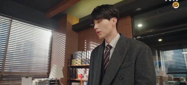 Touch Your Heart: Mới th&acirc;n thiết c&ugrave;ng ăn l&ograve;ng nướng, Yoo In Na vẫn bị Lee Dong Wook sai việc &ldquo;sấp mặt&rdquo; - Ảnh 7.