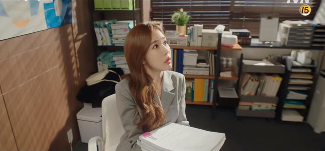 Touch Your Heart: Mới th&acirc;n thiết c&ugrave;ng ăn l&ograve;ng nướng, Yoo In Na vẫn bị Lee Dong Wook sai việc &ldquo;sấp mặt&rdquo; - Ảnh 8.