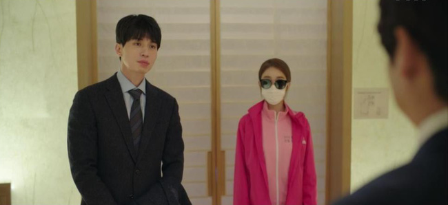 Touch Your Heart: Mới th&acirc;n thiết c&ugrave;ng ăn l&ograve;ng nướng, Yoo In Na vẫn bị Lee Dong Wook sai việc &ldquo;sấp mặt&rdquo; - Ảnh 10.