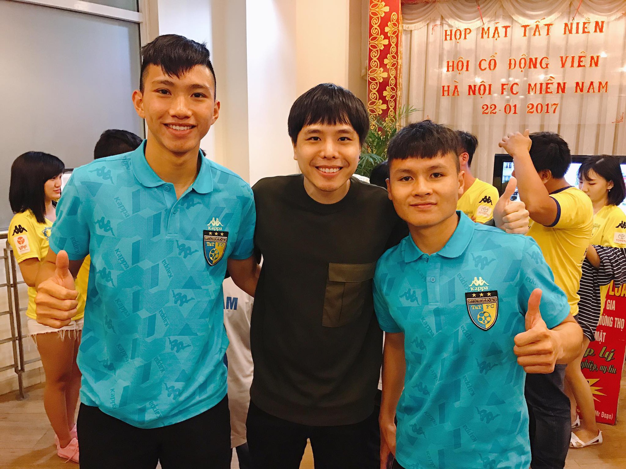 Mối quan hệ đặc biệt giữa Trịnh Thăng Bình với Duy Mạnh, Quang Hải và dàn tuyển thủ Việt đang hot nhất trên sân cỏ - Ảnh 7. Mối quan hệ đặc biệt giữa Trịnh Thăng Bình với Duy Mạnh, Quang Hải và dàn tuyển thủ Việt đang hot nhất trên sân cỏ - Ảnh 7.