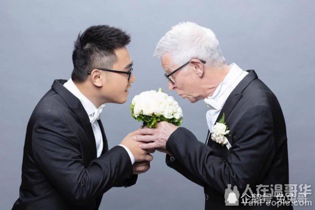 Chàng trai Đài Loan hạnh phúc kết hôn với cụ ông người Anh hơn mình 51 tuổi - Ảnh 1.