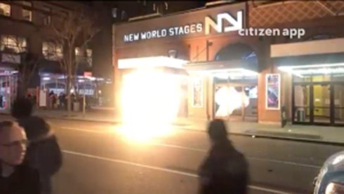 Nhiều hố ga ở New York (Mỹ) đồng loạt bốc cháy kèm tiếng nổ - Ảnh 1.