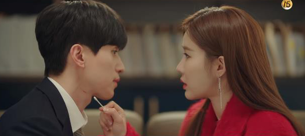 Học lỏm b&iacute; k&iacute;p &ldquo;cua trai&rdquo; của Yoo In Na với m&agrave;n &ldquo;nhỡ chạm tay anh&rdquo; si&ecirc;u đỉnh trong Touch Your Heart - Ảnh 11.