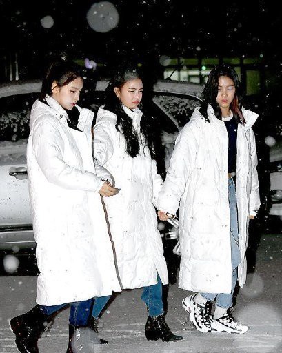 ITZY đ&uacute;ng chuẩn nh&oacute;m nhạc t&acirc;n binh, mới gia nhập l&agrave;ng giải tr&iacute; n&ecirc;n l&agrave;m g&igrave; cũng ngơ hết phần thi&ecirc;n hạ - Ảnh 7.