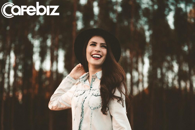 Hạnh ph&uacute;c kh&ocirc;ng phải l&agrave; điều lớn lao hay bị ảnh hưởng từ ai đ&oacute;, n&oacute; t&ugrave;y thuộc v&agrave;o c&aacute;ch nghĩ, h&agrave;nh động của bạn - Ảnh 1.