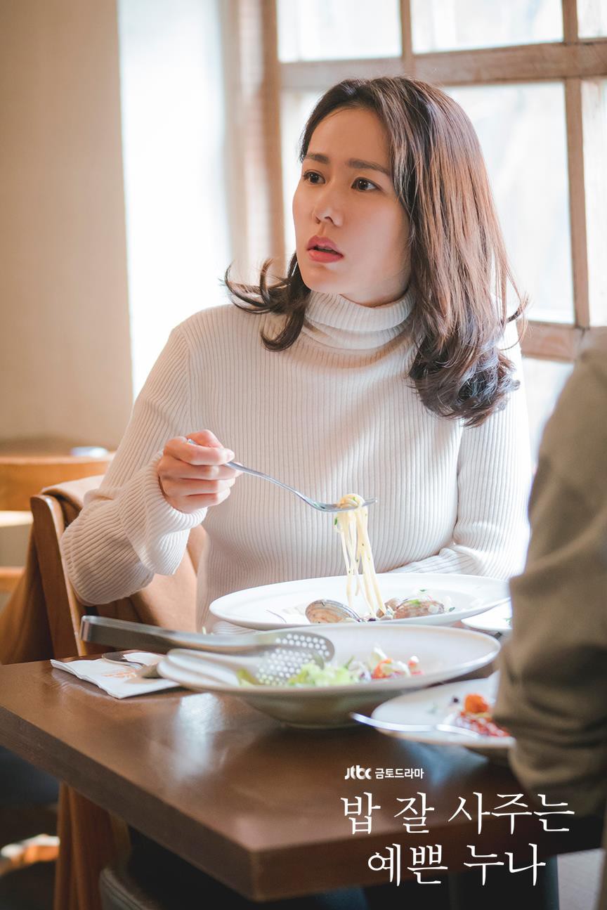 Bạn có nhận ra các ‘noona’ trong phim Hàn, từ ‘Chị Đẹp’ đến ‘Encounter’ và ‘Phụ Lục Tình Yêu’ đều giống nhau đến kỳ lạ - Ảnh 5. Bạn có nhận ra các ‘noona’ trong phim Hàn, từ ‘Chị Đẹp’ đến ‘Encounter’ và ‘Phụ Lục Tình Yêu’ đều giống nhau đến kỳ lạ - Ảnh 5.