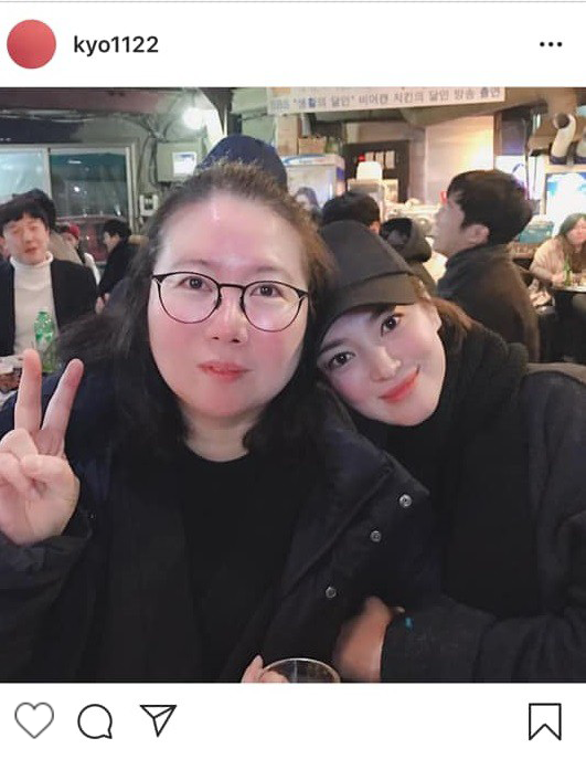 Đ&acirc;y l&agrave; động th&aacute;i mới nhất của Song Hye Kyo khi bị d&acirc;n mạng khủng bố bằng c&acirc;u hỏi về chồng Song Joong Ki - Ảnh 1.