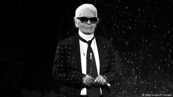Karl Lagerfeld vừa ra đi, PETA đã có phát ngôn máu lạnh và sặc mùi mỉa mai - Ảnh 1. Karl Lagerfeld vừa ra đi, PETA đã có phát ngôn máu lạnh và sặc mùi mỉa mai - Ảnh 1.