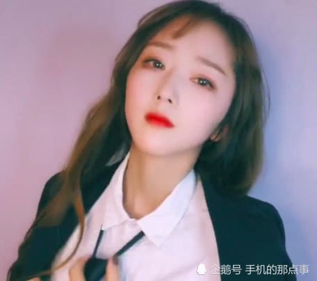 Khoe ảnh năm 4 trẻ v&agrave; xinh hơn năm Nhất, nữ sinh được hội con g&aacute;i vừa khen vừa ghen tỵ ra mặt - Ảnh 4.