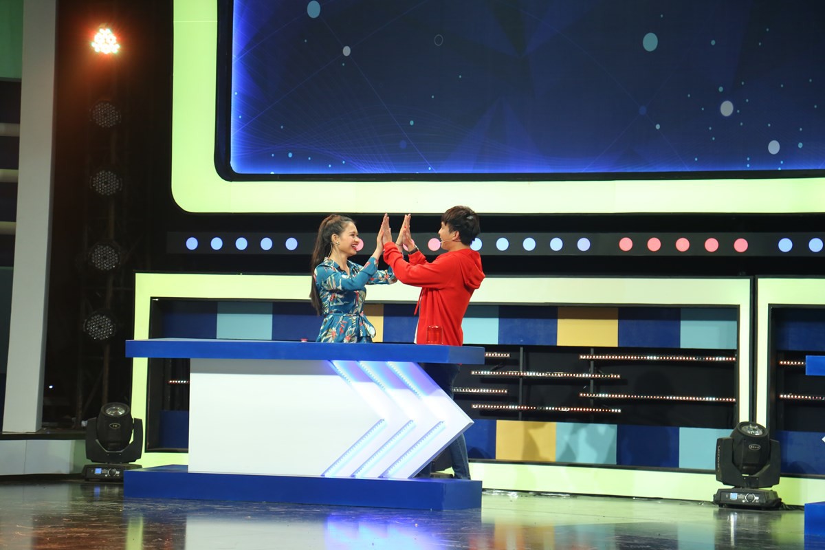 Hồ Quang Hiếu không chỉ lanh chanh mà còn làm đồng đội bị thương khi chơi gameshow - Ảnh 4. Hồ Quang Hiếu không chỉ lanh chanh mà còn làm đồng đội bị thương khi chơi gameshow - Ảnh 4.