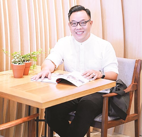 Hoa hậu Tường Linh tố NTK Việt Hùng bùng tiền cát-sê: Đến shop thì trốn, mà đòi kiện ngược nữa! - Ảnh 2.