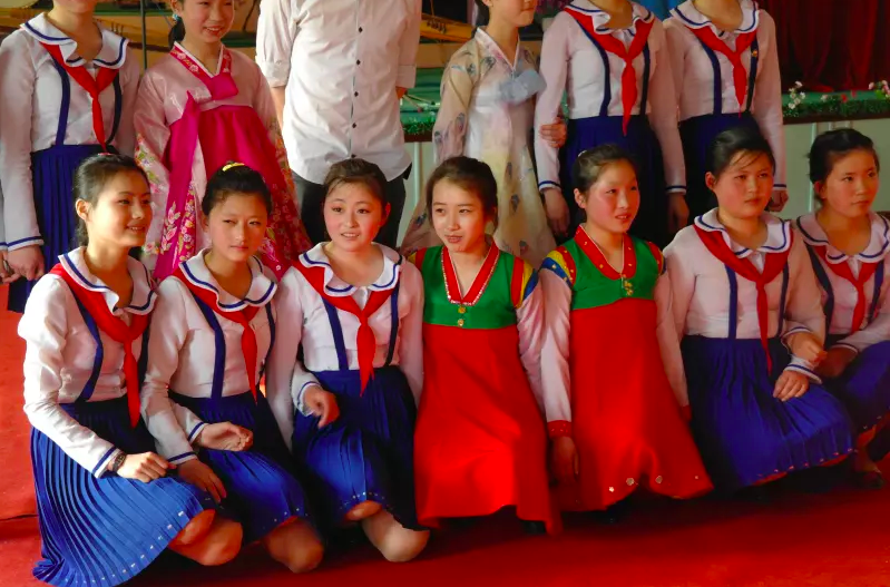 Khám phá bên trong các trường học ở Triều Tiên, họ đang dạy gì cho học sinh? - Ảnh 18.