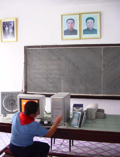 Khám phá bên trong các trường học ở Triều Tiên, họ đang dạy gì cho học sinh? - Ảnh 20.