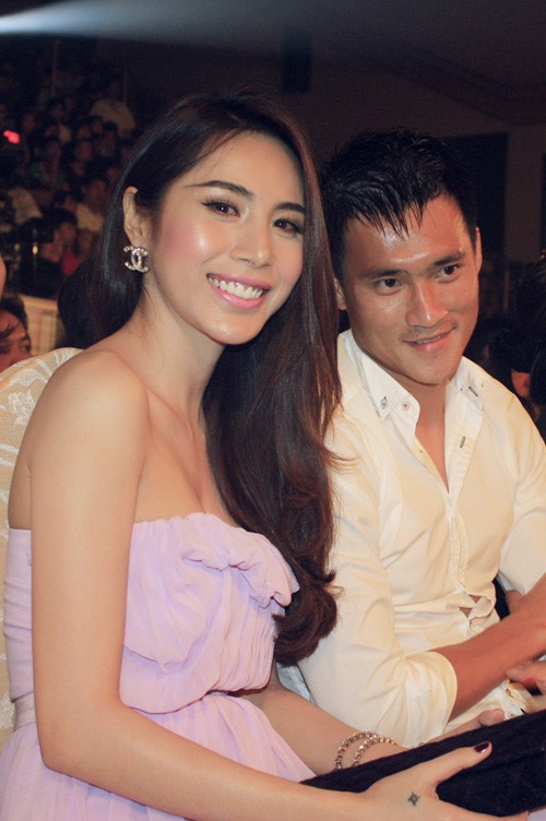 Loạt khoảnh khắc đắt gi&aacute; t&aacute;i hiện cả đoạn đường t&igrave;nh d&agrave;i h&agrave;ng thập kỷ, lay động l&ograve;ng người của sao Vbiz - Ảnh 19.