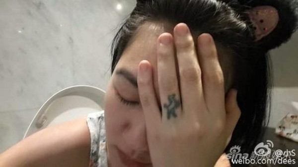 Những khoảnh khắc tình như phim của loạt cặp sao châu Á: Người được tung hô, kẻ bị gạch đá và đây là nguyên nhân! - Ảnh 29. Những khoảnh khắc tình như phim của loạt cặp sao châu Á: Người được tung hô, kẻ bị gạch đá và đây là nguyên nhân! - Ảnh 29.