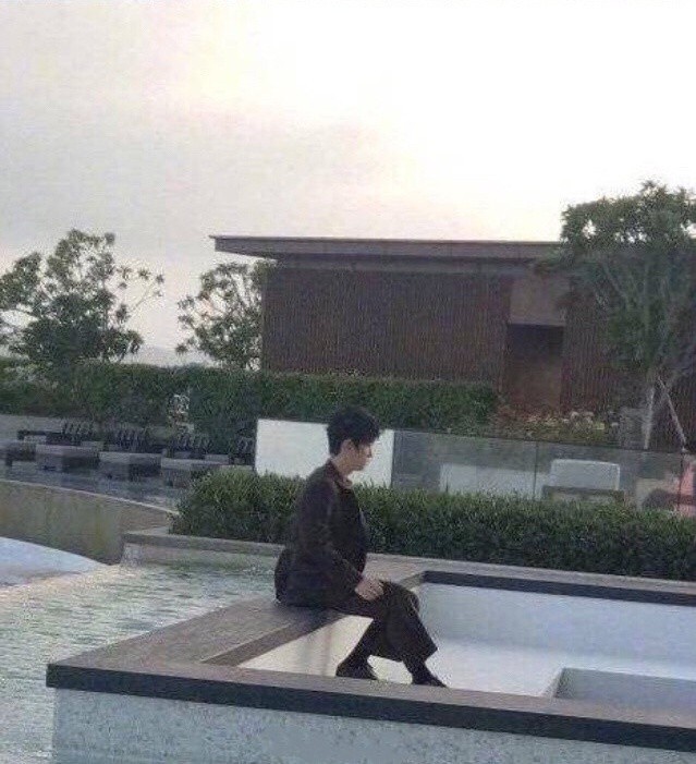 Đỡ kh&ocirc;ng nổi với hậu trường đằng sau loạt h&igrave;nh thần th&aacute;nh của sao Cbiz: Đỉnh cao của sống ảo l&agrave; đ&acirc;y! - Ảnh 13.