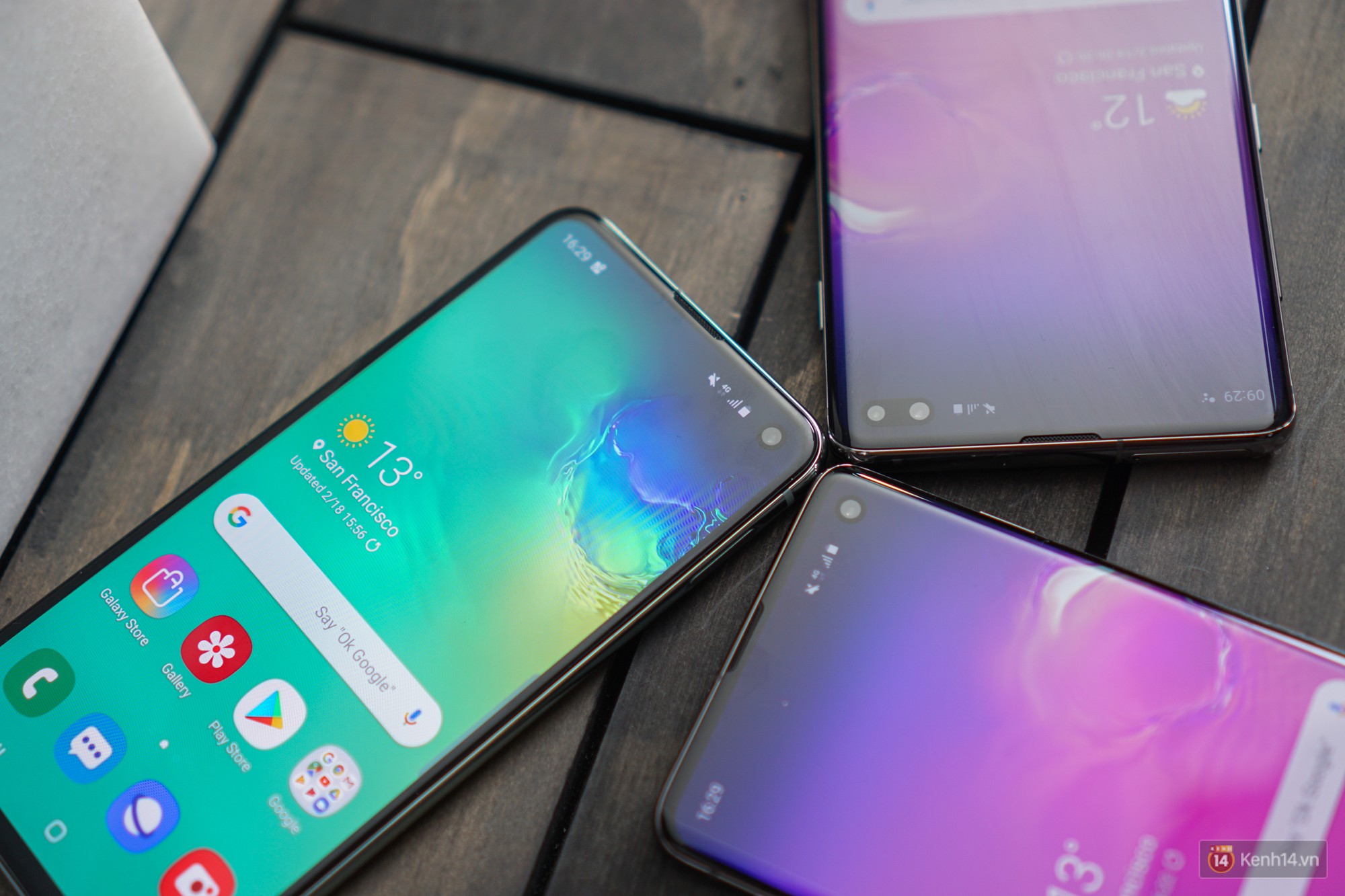 Trên tay Galaxy S10/S10+ giá từ 21 triệu: Như này không đẹp thì không biết thế nào mới được coi là đẹp - Ảnh 2. Trên tay Galaxy S10/S10+ giá từ 21 triệu: Như này không đẹp thì không biết thế nào mới được coi là đẹp - Ảnh 2.