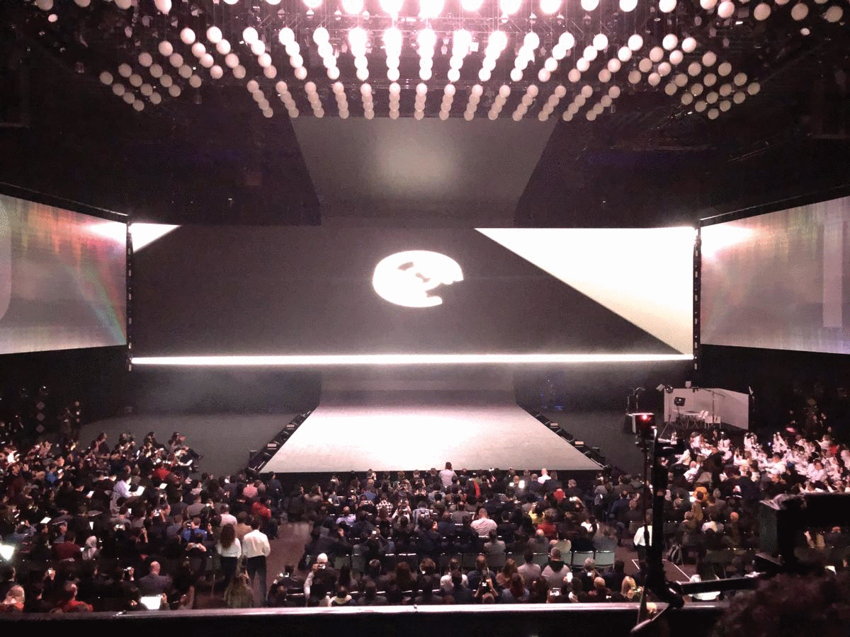 Săm soi s&acirc;n khấu Galaxy S10 đầy m&ecirc; hoặc đ&ecirc;m qua, ai cũng mơ ước được đến một lần trong đời - Ảnh 7.