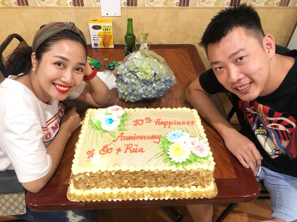 Loạt khoảnh khắc đắt gi&aacute; t&aacute;i hiện cả đoạn đường t&igrave;nh d&agrave;i h&agrave;ng thập kỷ, lay động l&ograve;ng người của sao Vbiz - Ảnh 16.