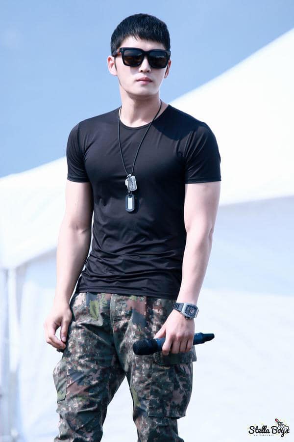 Nhìn loạt hình body xương mai như sắp bay, fan lại chỉ mong Kim Jaejoong trở lại vạm vỡ như thời trong quân ngũ - Ảnh 3.