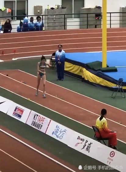 Nữ sinh g&acirc;y sốt MXH sau đại hội thể thao trường v&igrave; sở hữu body vừa sexy vừa khoẻ khoắn - Ảnh 1.