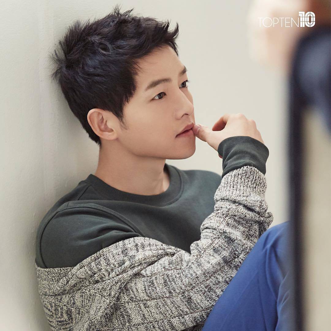 Đặt chồng của 3 mỹ nhân Song Hye Kyo, Kim Tae Hee, Jeon Ji Hyun lên bàn cân: Chênh lệch từ gia thế tới ngoại hình - Ảnh 18. Đặt chồng của 3 mỹ nhân Song Hye Kyo, Kim Tae Hee, Jeon Ji Hyun lên bàn cân: Chênh lệch từ gia thế tới ngoại hình - Ảnh 18.