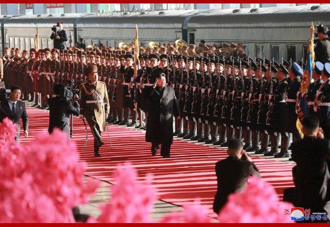 KCNA x&aacute;c nhận &ocirc;ng Kim Jong-un tới Việt Nam bằng t&agrave;u hỏa, 4 Ph&oacute; Chủ tịch Đảng v&agrave; em g&aacute;i th&aacute;p t&ugrave;ng - Ảnh 5.