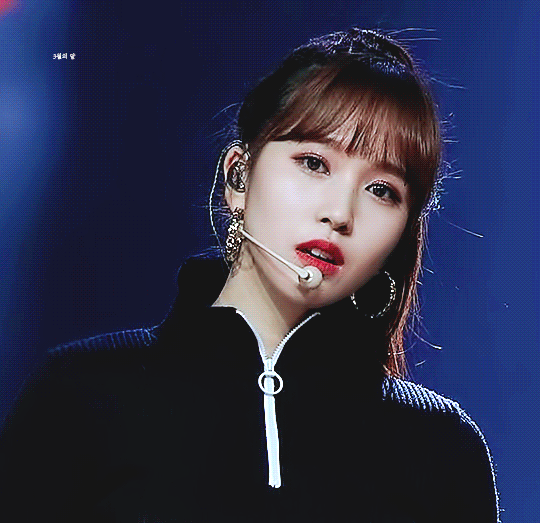 TWICE cứ rũ bỏ hình tượng trong sáng lại khiến dân tình điên đảo, và cô nàng vừa có màn “lột xác” gây sốt toàn tập là… - Ảnh 2.