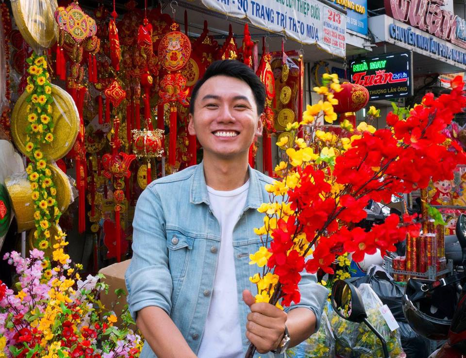 Khoai Lang Thang - Anh vlogger được lòng cư dân mạng vì nụ cười không phải nắng mà vẫn chói chang - Ảnh 3. Khoai Lang Thang - Anh vlogger được lòng cư dân mạng vì nụ cười không phải nắng mà vẫn chói chang - Ảnh 3.