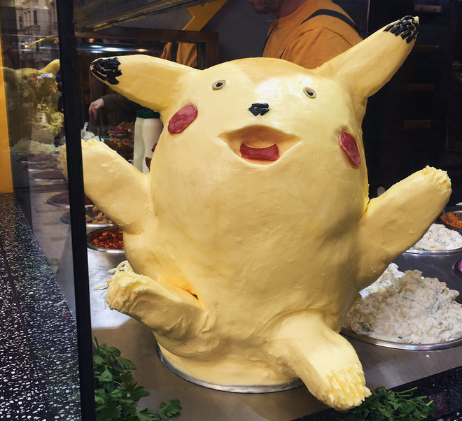 Pikachu làm từ bơ khiến thực khách không thể rời mắt vì vừa dị vừa đáng yêu - Ảnh 2.