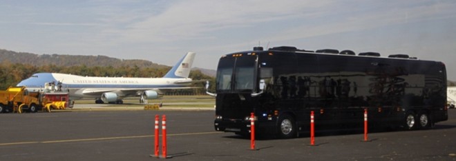 Khám phá siêu xe bus chống đạn “Ground Force One” dành cho Tổng thống Mỹ - Ảnh 2.