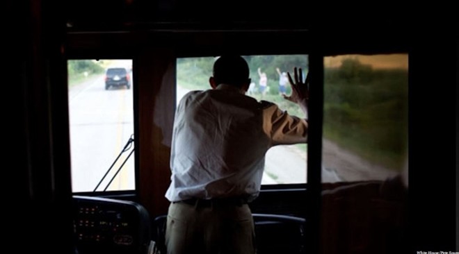 Khám phá siêu xe bus chống đạn “Ground Force One” dành cho Tổng thống Mỹ - Ảnh 4.