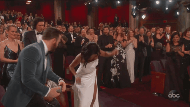9 khoảnh khắc khó quên nhất tại lễ trao giải danh giá Oscar 2019 - Ảnh 2.