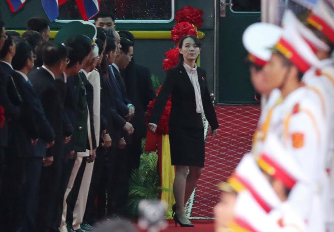 Hình ảnh ông Kim Jong Un lần đầu xuất hiện tại Việt Nam qua ống kính phóng viên quốc tế - Ảnh 8.