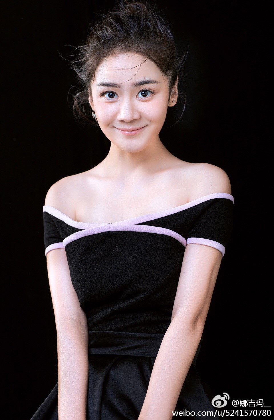 Tất tần tật về dàn sao Đông Cung: Mỹ nhân mắt ốc nhồi bị nghi dao kéo, nam chính là soái ca thủ khoa đại học - Ảnh 29. Tất tần tật về dàn sao Đông Cung: Mỹ nhân mắt ốc nhồi bị nghi dao kéo, nam chính là soái ca thủ khoa đại học - Ảnh 29.
